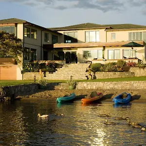  Lodge Nicara Lakeside