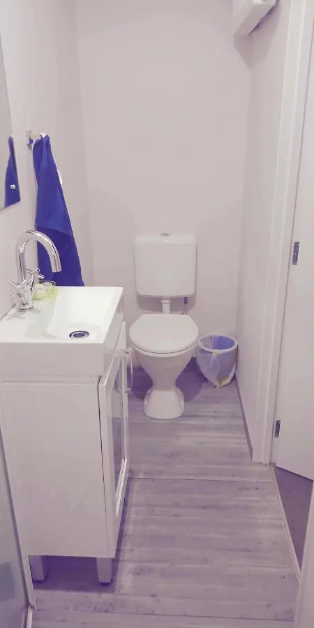 Modest Comfortable Relaxed Home Away From Home With Secure Bike Storage Rotorua Apartment